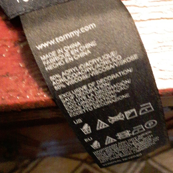 TOMMY HILFIGER SCARF - Picture 3 of 3